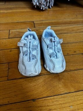 Skechers White and Light Gray Sneakers with Hook-and-Loop Strap